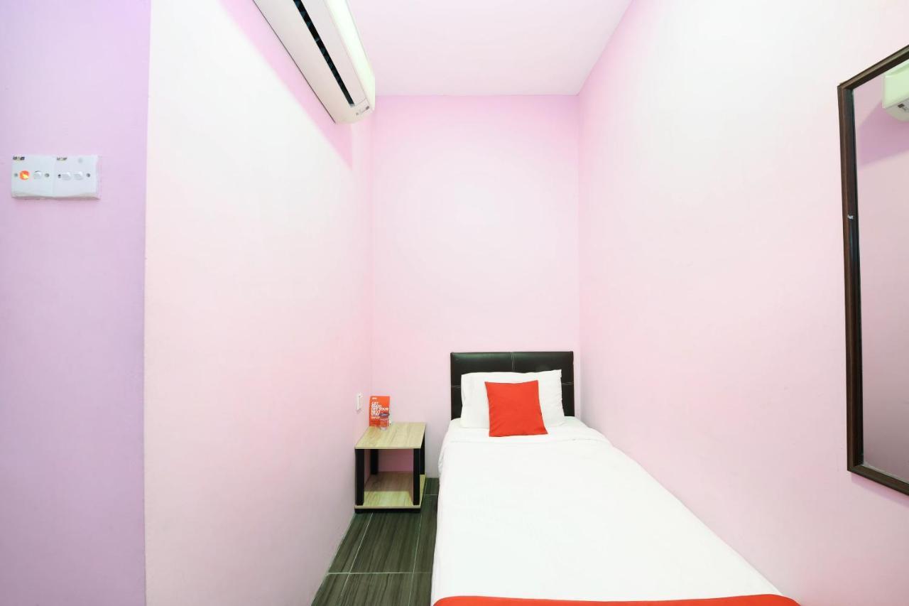 Oyo 1125 Ir Inn Hotel Skudai Buitenkant foto